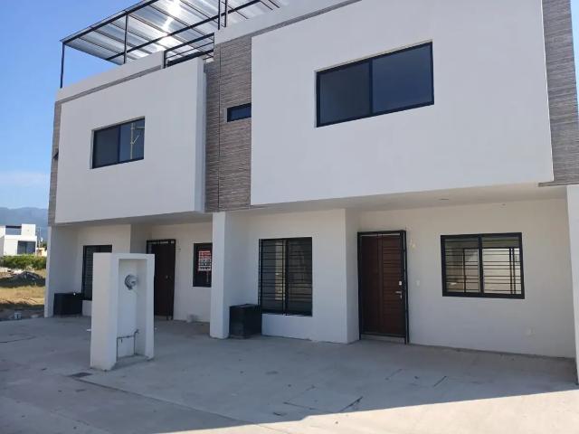 Casa nueva en renta sin muebles en Pto. Vallarta de 3 rec. 3 baños, Colonia Villas Universidad