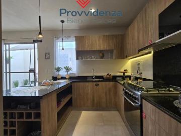 CASA NUEVA EN VENTA AL NORESTE DE LEÓN GUANAJUATO CON ROOF GARDEN
