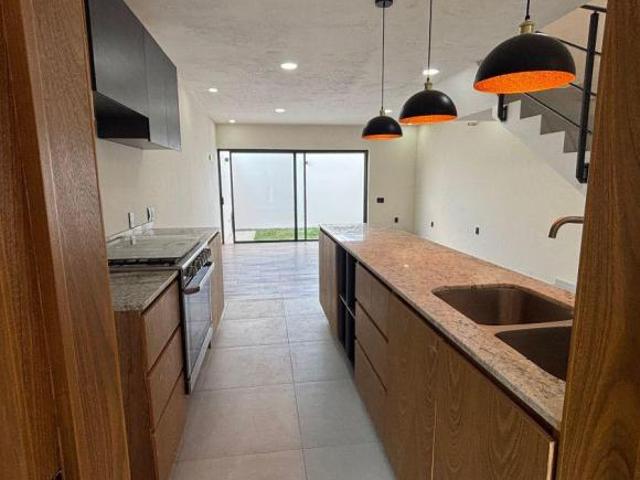 Casa Nueva en Venta Alto Sur, Guadalajara