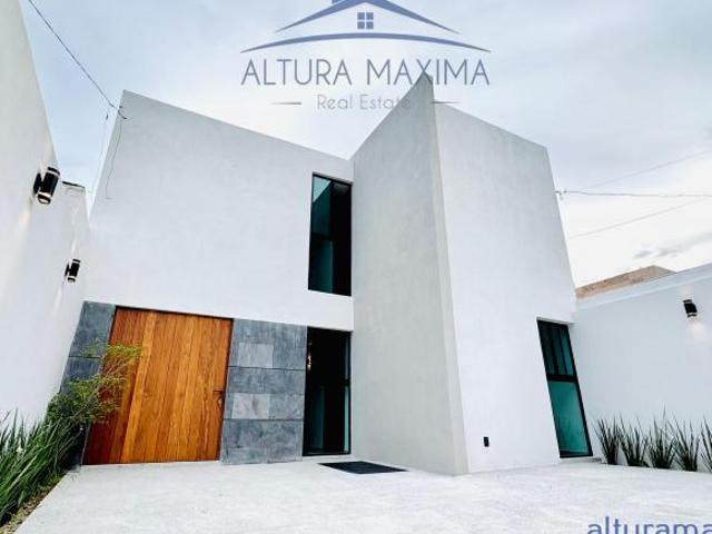 Casa Nueva en Venta Arboledas Frente a Parque Zapopan