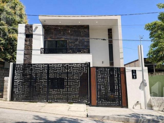 Casa Nueva en Venta, Cerca de la octava zona militar, walmart, aeropuerto