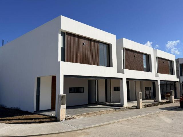 CASA NUEVA EN VENTA, CLUSTER 7, MODELO FEDE