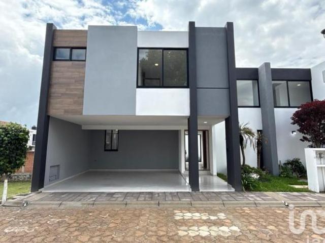 CASA NUEVA EN VENTA CON CASA CLUB Y RÁPIDO ACCESO A PERIFÉRICO