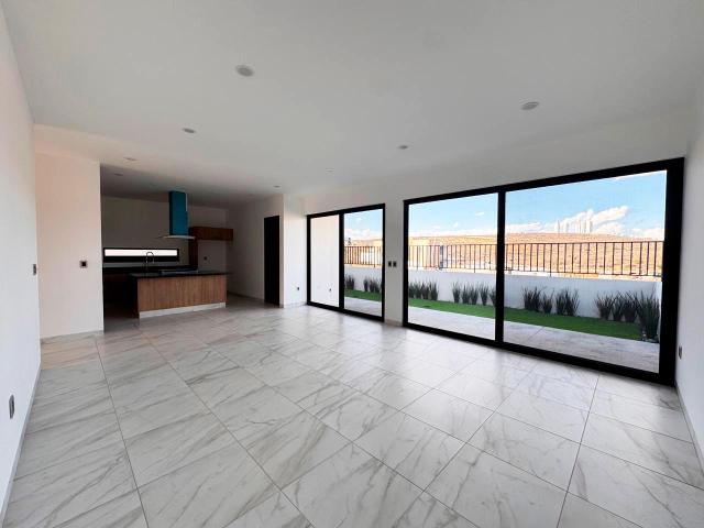 CASA NUEVA EN VENTA CON REC?MARA EN PLANTA BAJA EN ZANDA RESIDENCIAL ZONA NORTE LE?N GTO