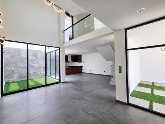 CASA NUEVA EN VENTA CON SALA DOBLE ALTURA EN LA HERRADURA PACHUCA