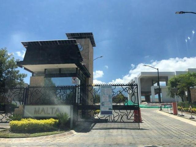 Casa nueva en Venta de tres niveles en Parque Malta, lomas de Angelopolis III