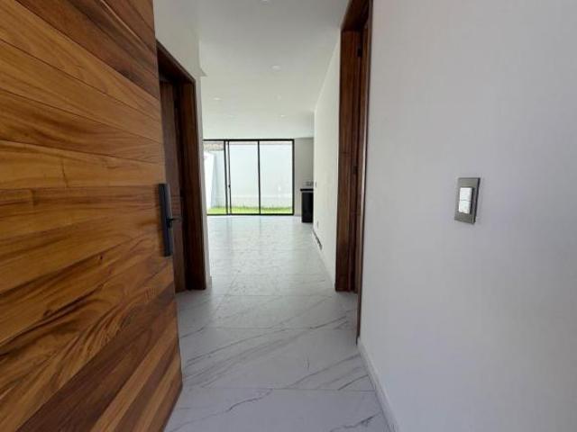 Casa Nueva en Venta Dentro de Coto, en Solares Residencial