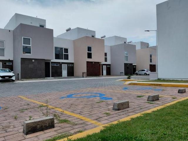 Casa nueva en venta en Metepec con 3 recamaras y Roof Garden