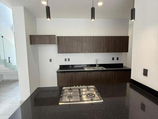 Casa nueva en venta en Nueva Galicia, coto Bilbao