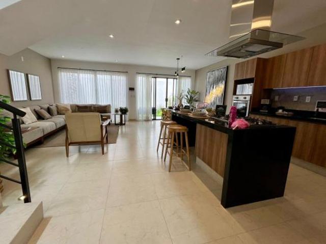 Casa Nueva en Venta en Bosques de Breda, Zona Este, León Gto