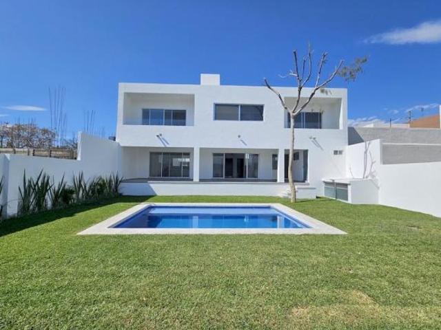 Casa Nueva en Venta en Fracc. Burgos de Bugambilias, Temixco Morelos