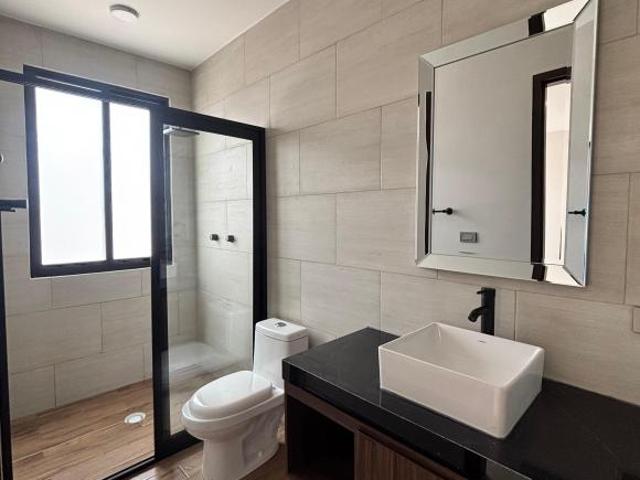 Casa Nueva en Venta en Fraccionamiento La Finca Xalapa