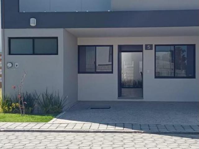 CASA NUEVA EN VENTA EN FRACCIONAMIENTO MONTERREAL / 4 RECAMARAS 3 BAÑOS
