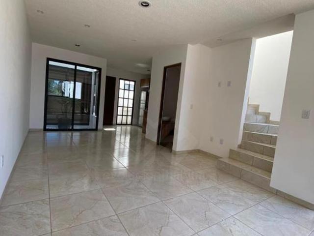 CASA NUEVA EN VENTA, EN JIUTEPEC, MOR. DE 2 NIVELES DENTRO DE CONDOMINIO CON SEGURIDAD 24/7