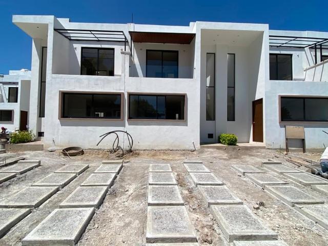 CASA NUEVA EN VENTA, EN JIUTEPEC, MOR. DE 2 NIVELES DENTRO DE CONDOMINIO CON SEGURIDAD 24/7