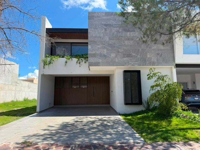 CASA NUEVA EN VENTA EN LA CAMPI?A DEL BOSQUE CON REC?MARA EN PLANTA BAJA