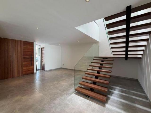CASA NUEVA EN VENTA EN LA CAMPIÑA DEL BOSQUE LEÓN GTO, ZONA NORTE. CON REC. PLANTA BAJAY DOBLE ALTUR