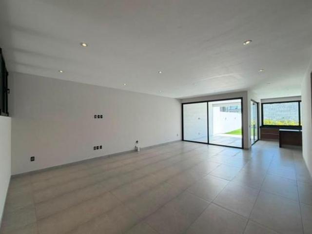 CASA NUEVA EN VENTA EN LA CAMPIÑA DEL BOSQUE LEÓN GTO. ZONA NORTE CON RECÁMARA EN PLANTA BAJA