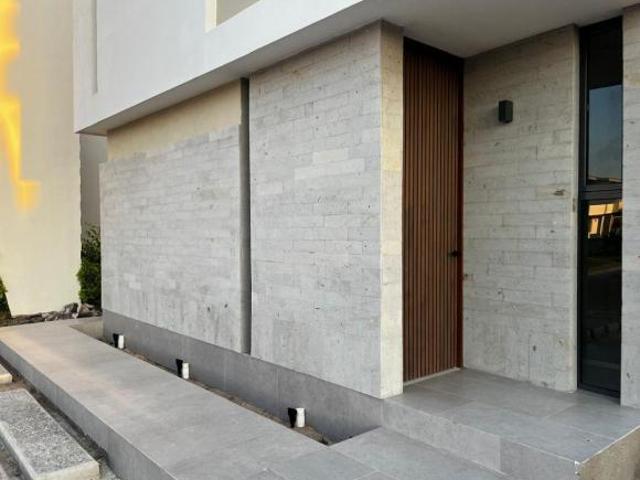 Casa Nueva en Venta en Las Plazas coto Kiosko