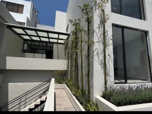 CASA NUEVA EN VENTA EN LOMAS DE LA HERRADURA