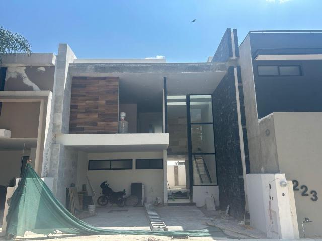 CASA NUEVA EN VENTA EN LOMAS PUNTA DEL ESTE LE?N GTO