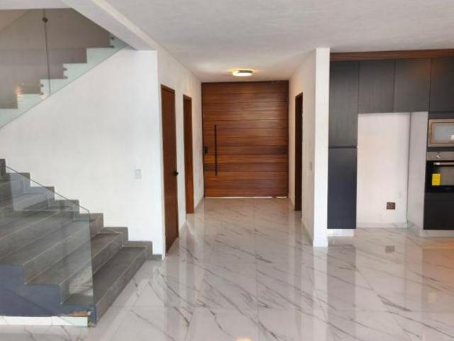 Casa Nueva en Venta en Los Robles Residencial, Zapopan – Circuito de Los Pinos