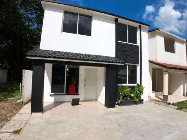 Casa nueva en venta en residencial con alberca y terraza