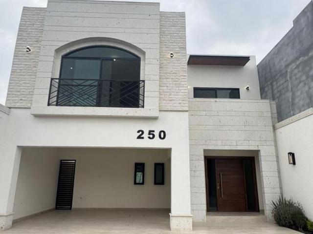 Casa Nueva en VENTA en Rincón de los Encinos