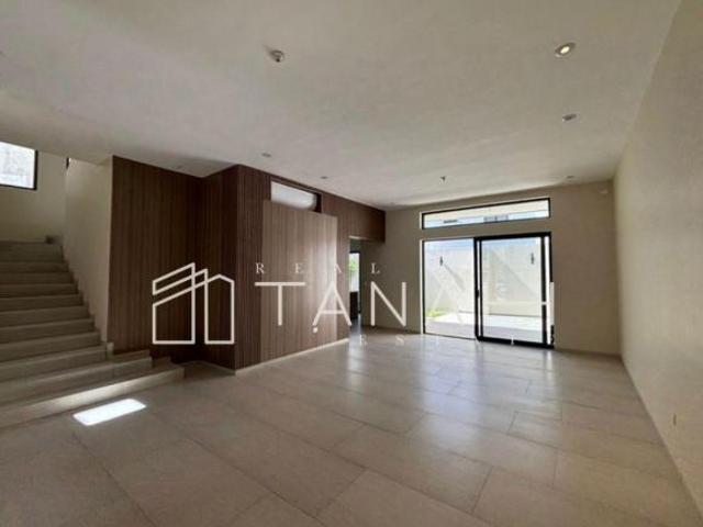 Casa Nueva en Venta en Rincón de los Encinos Saltillo | 4 Recámaras | Equipada | Zona Norte