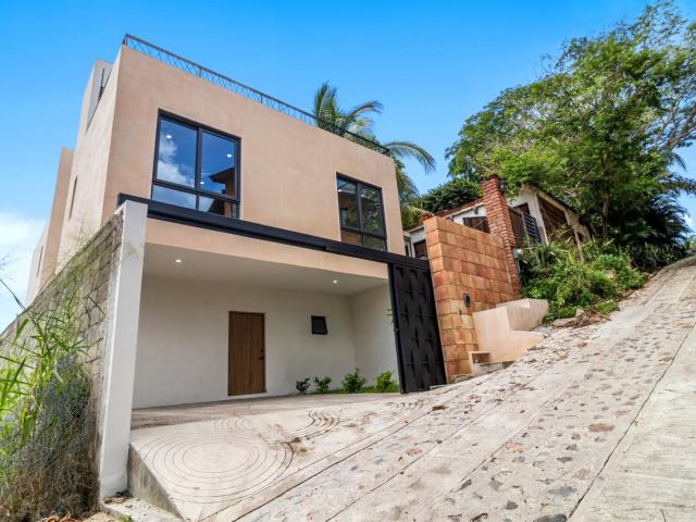 Casa Nueva en Venta en Sayulita | Alberca Privada y Roof Garden