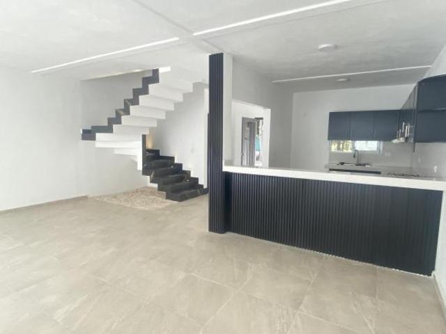 Casa Nueva en Venta en SM 50 Cancún Cerca de Plaza Outlet