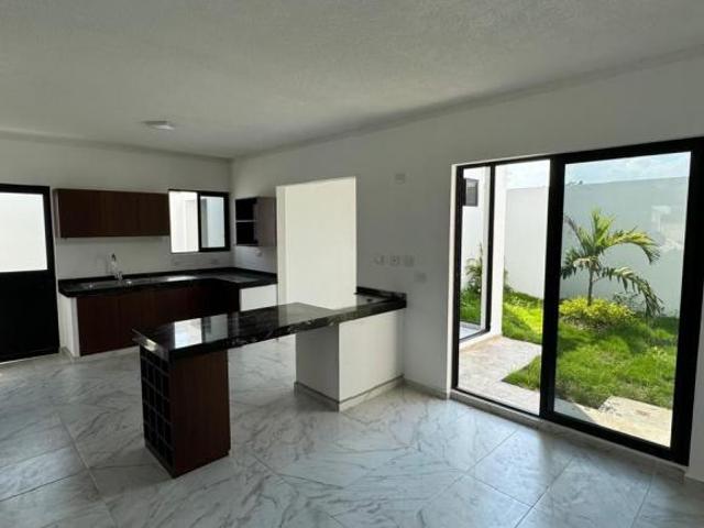 CASA NUEVA EN VENTA FRACCIONAMIENTO PALMIRA ZONA COUNTRY