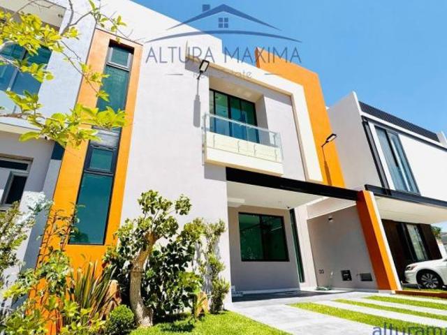 Casa Nueva en Venta Jardín Real Zapopan