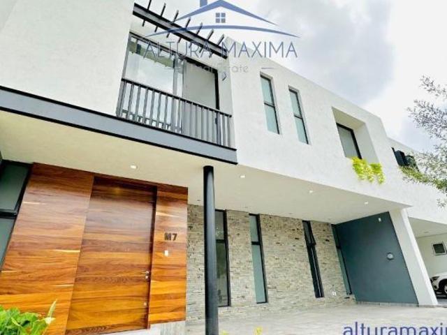 Casa Nueva en Venta Parque Virreyes Zona Andares Zapopan