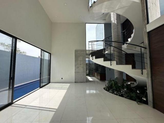 Casa Nueva en Venta, Privada con Seguridad Col. Lomas de Cuernavaca