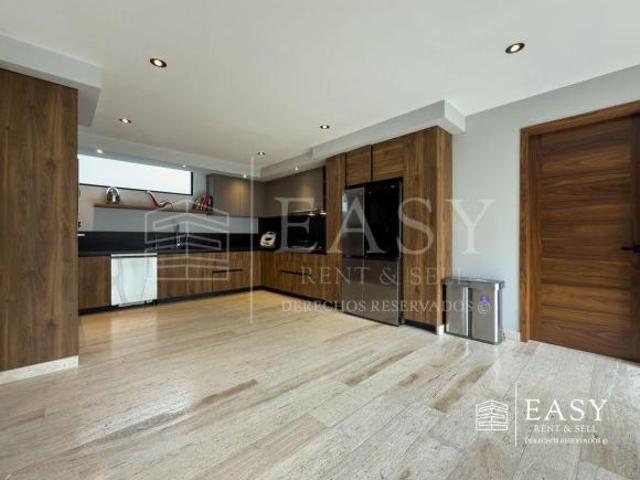Casa nueva en venta ubicada en Lomas Country