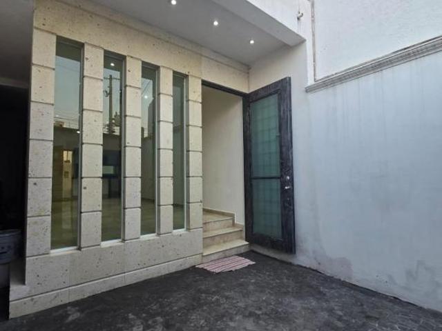 CASA NUEVA EN VENTA ZONA ESMERALDA
