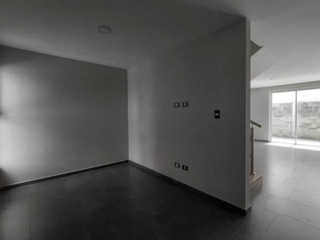 Casa nueva en venta 3 recamaras y Roof Garden dentro de Condominio en Metepec