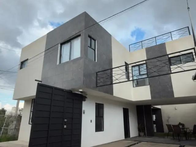 Casa Nueva en Xilotzingo | 4 Recámaras y Jardín | $3.05 M
