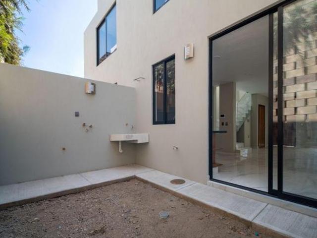 Casa nueva en Zimaltá | 2 recámaras, 3 baños y coto con alberca