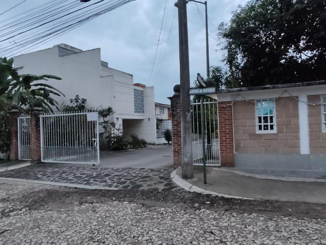Casa nueva, ubicada en fraccionamiento cerrado, Coatepec