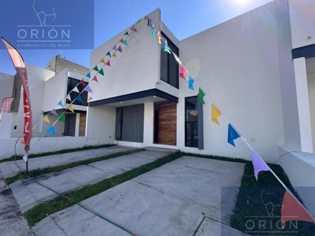 Casa nueva venta con estudio Cañadas Corregidora Queretaro