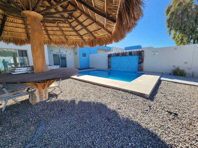 Casa de 3 recamaras con alberca en venta en Puerto Pe?asco