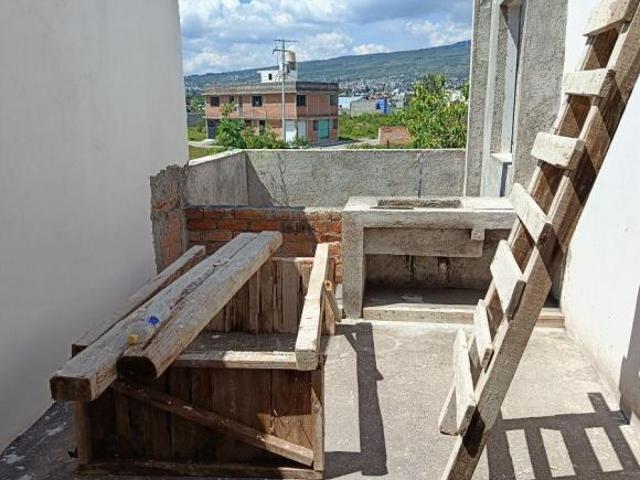 CASA NUEVA 3 RECÁMARAS UNA EN PLANTA BAJA CON BAÑO COMPLETO JARDÍN ROOF GARDEN ASADOR MANANTIALES