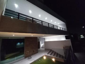 Casa Nueva | 760 m² | 3 Recámaras | Sótano con Bar | 8 Estacionamientos