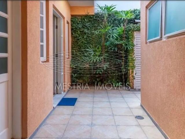 Casa numa travessa da Avenida Faria Lima, próximo ao Shopping Iguatemi!