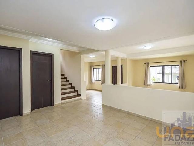 Casa na Major Nestor Luiz de Oliveira Júnior Santo Inácio Curitiba PR, aluguel por R$ 9.100