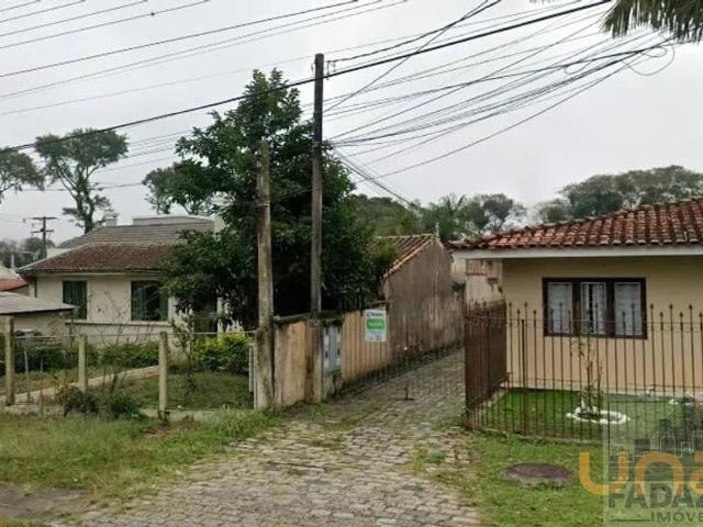 Casa na Manoel de Souza Dias Negrão Boa Vista Curitiba PR, aluguel por R$ 2.000