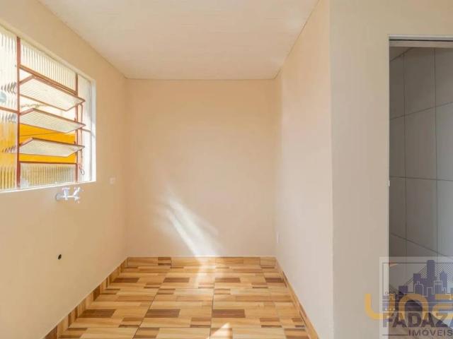 Casa na Maria Homan Wisniewski Cidade Industrial Curitiba PR, aluguel por R$ 1.200