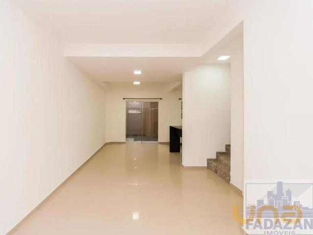 Casa na Maria Teixeira de Mello Santa Cândida Curitiba PR, aluguel por R$ 3.190